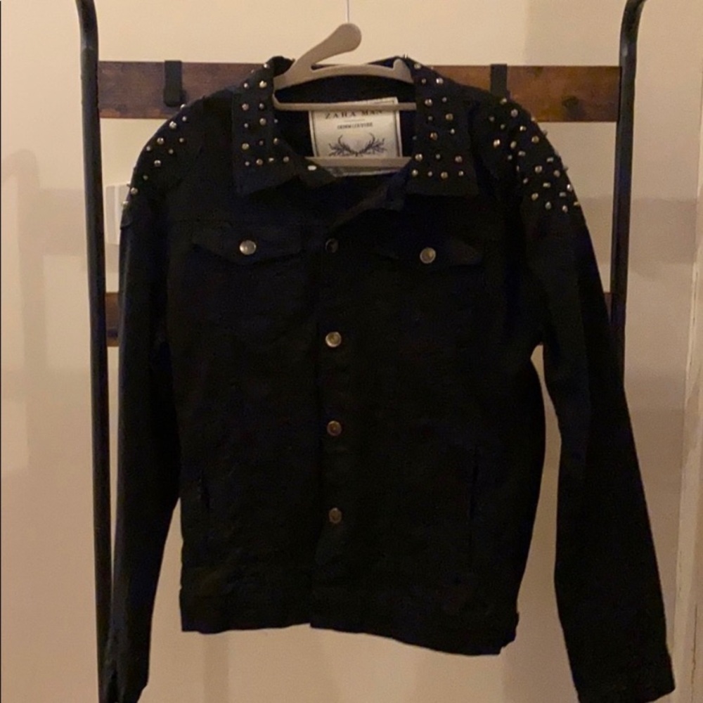 ZARA BLACK DENIM TRUCKER JACKET WITH STUDS